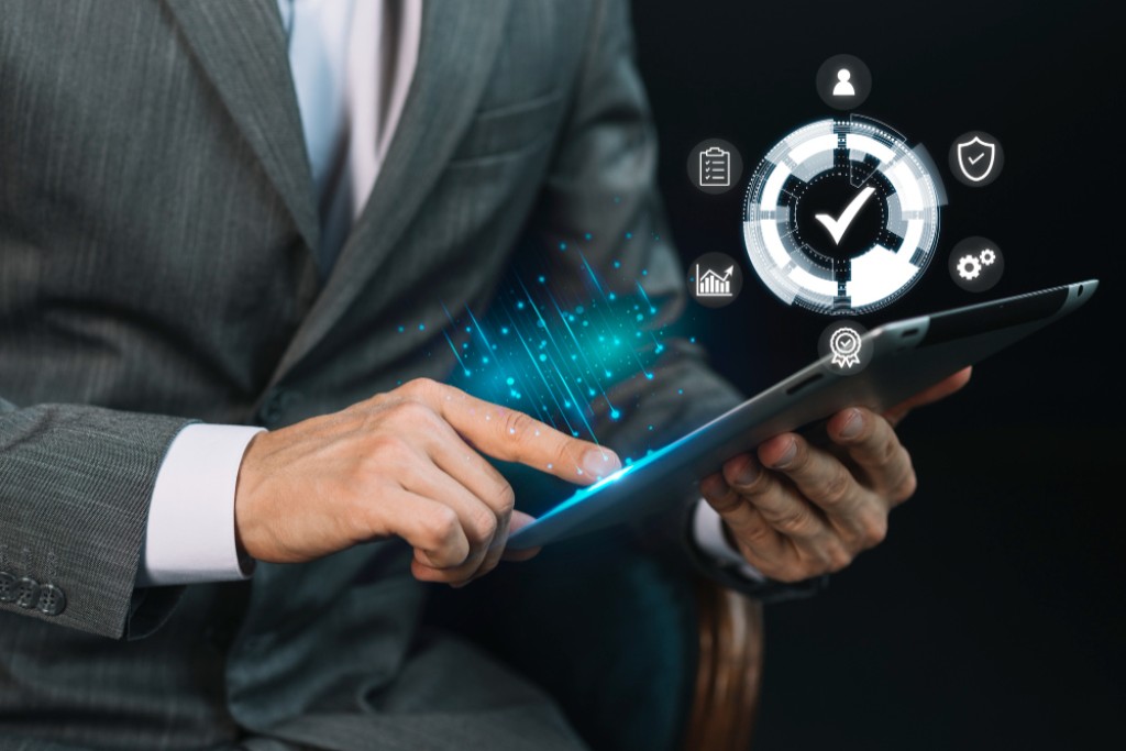 UNSICAR: Inteligenta artificiala in distributia de asigurari – inovare, responsabilitate si rolul factorului uman
