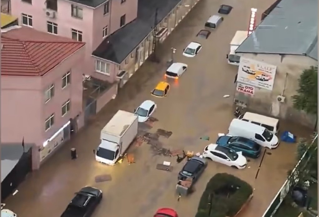 Inundatii devastatoare la ...