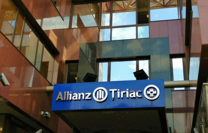 ALLIANZ-TIRIAC: Subscrieri de un ...